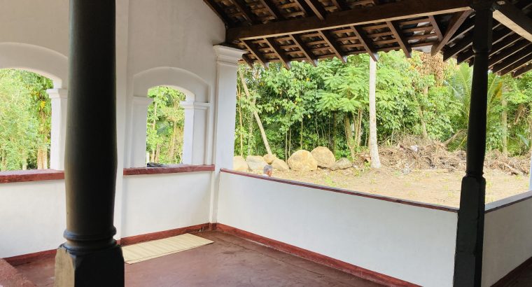 Walawwa type house with beautiful view for rental