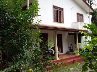 Kadawatha HOUSE for SALE 5 Bed at Kadawatha Urgent