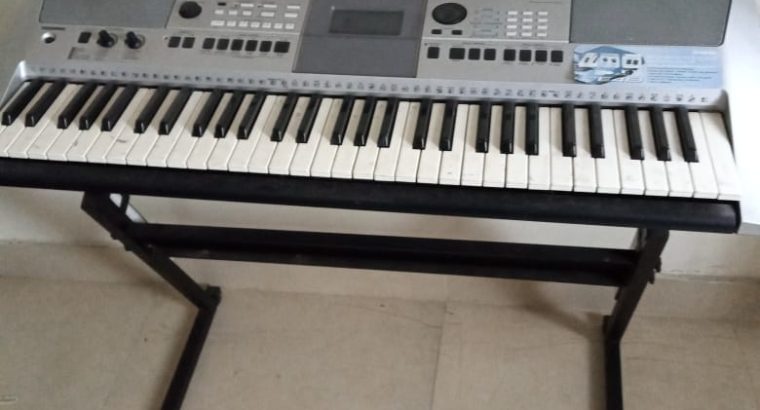 PSR 413 Keyboard for Sale
