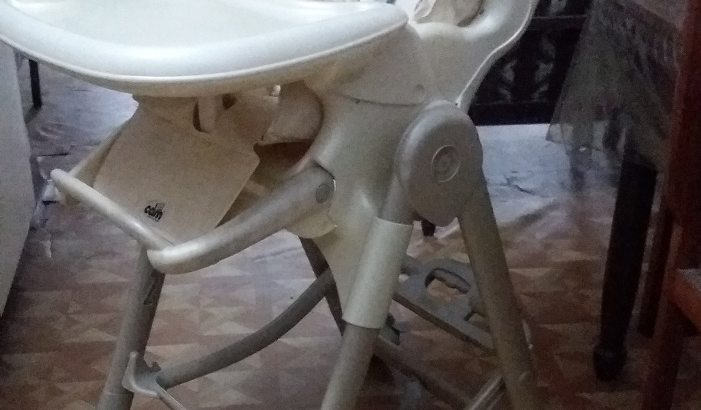 Italian Baby Feeding Chair (Beige) for sale
