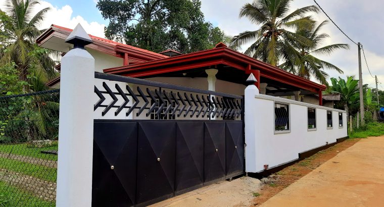House For Sale In Gampaha, Waliweriya