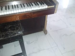 Used piano